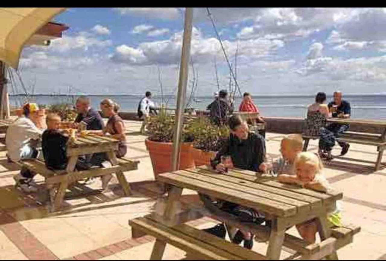 Rohannah Static Caravan Fantastic Family And Friends Holiday East Mersea Exterior photo