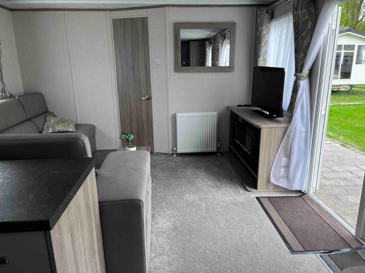 Rohannah Static Caravan Fantastic Family And Friends Holiday East Mersea Exterior photo